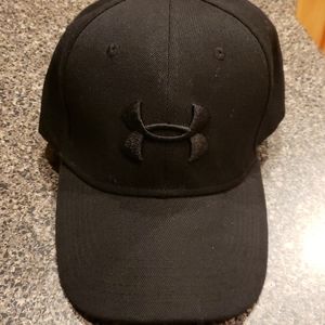 Under Armour black hat